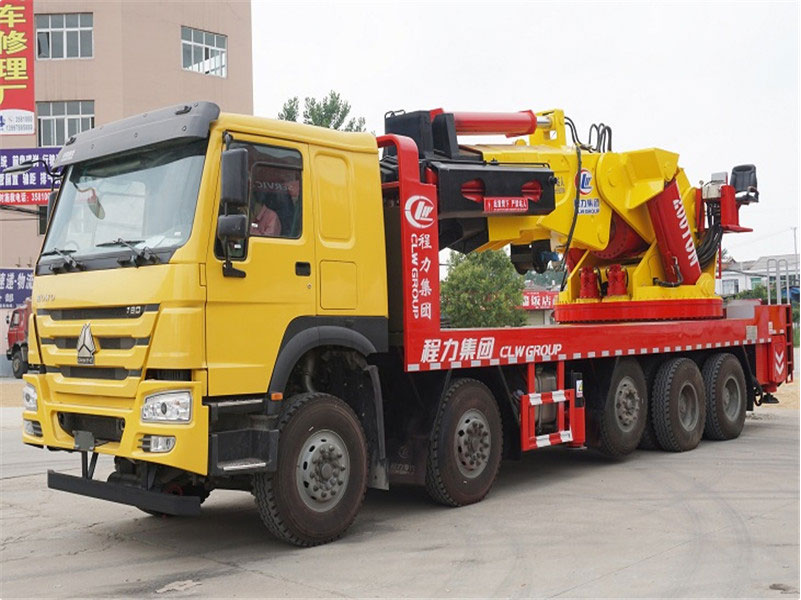 程力200噸重汽豪沃隨車吊（重汽 -- 豪沃HOWO200噸隨車起重運(yùn)輸車）