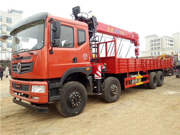 長(zhǎng)興12噸前四后八東風(fēng)隨車吊