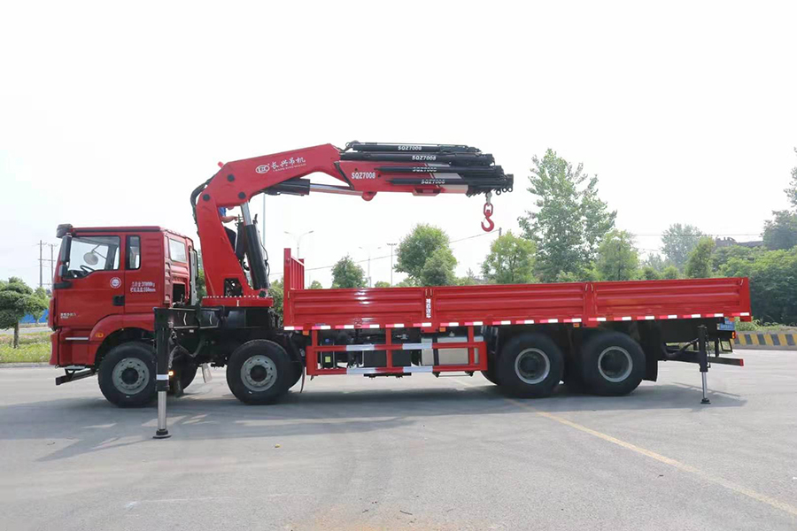 陜汽德龍長(zhǎng)興30噸折臂隨車(chē)吊