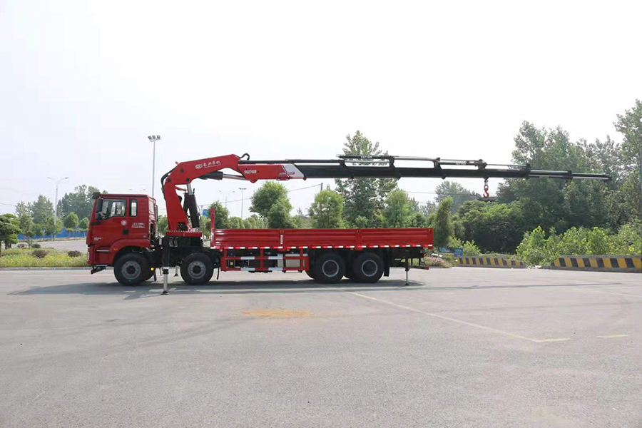陜汽德龍長(zhǎng)興30噸折臂隨車(chē)吊